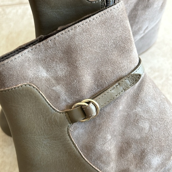 Like New Cole Haan Amalie Grand 360 Leather/Suede Heeled Olive Green Boot SZ 7 - Picture 4 of 7